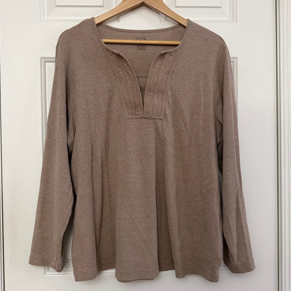 Hasting and Smith Women's Tan Long Sleeve Top
